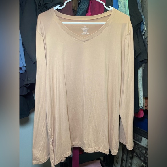 Showitty Women’s Beige Long Sleeve V-Neck Top - Picture 7 of 7